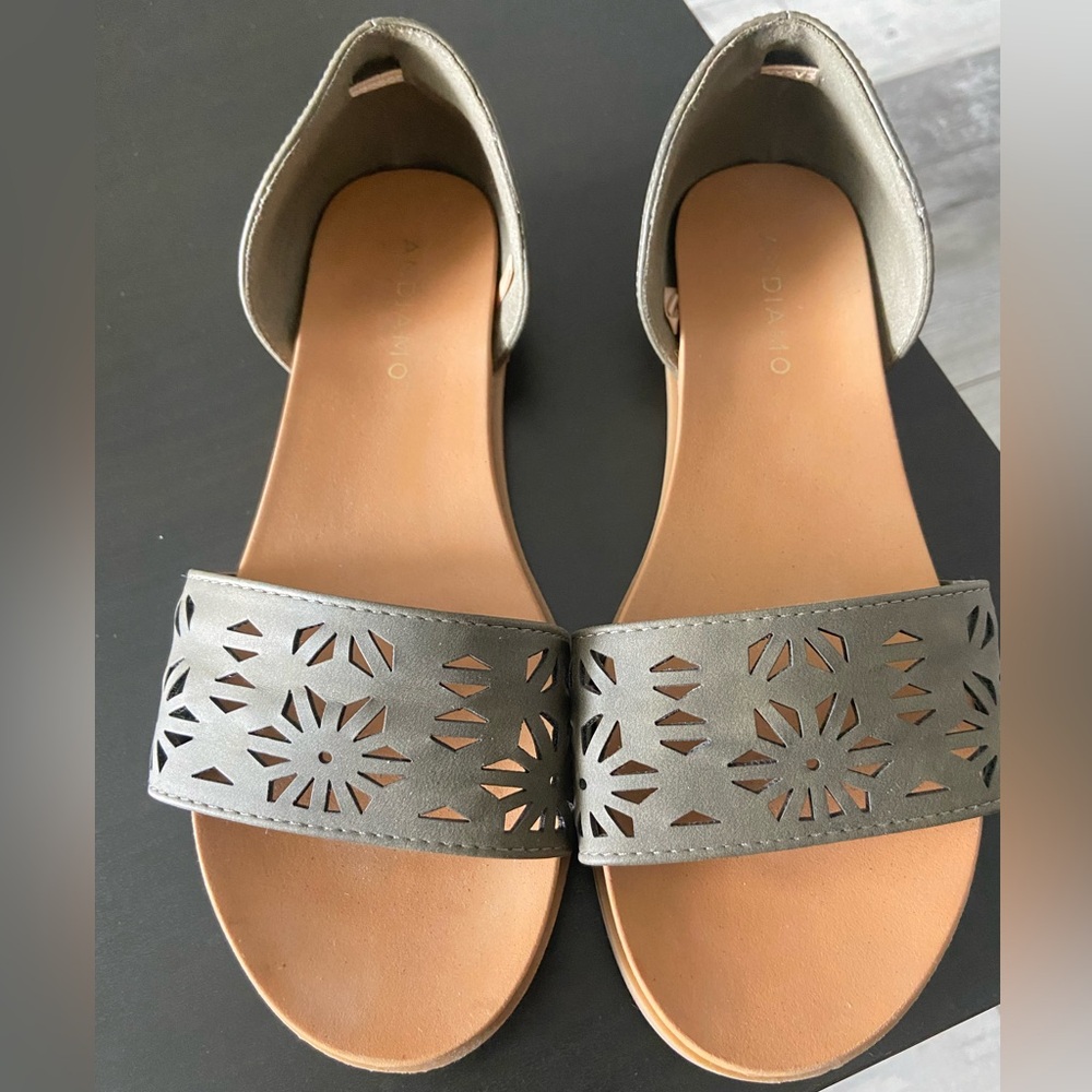 Andiamo Olive Green Sandal 7.5w